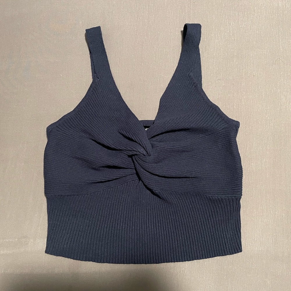 Cropped front knot knitted tank